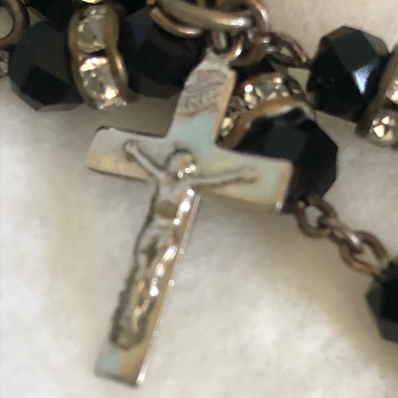 Crucifix rosary beads bracelet of sterling silver & rhinestones Bakelite case - Picture 2 of 10